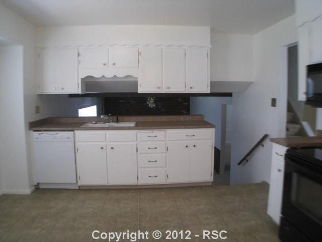 818 Delft Dr, Colorado Springs, CO 80907