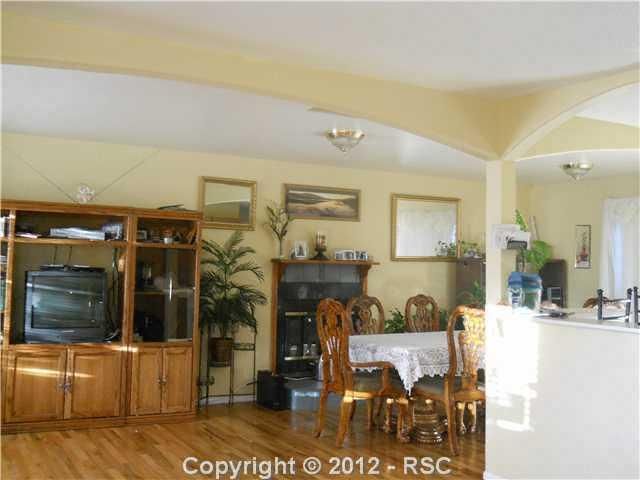 819 Sequoia Dr, Colorado Springs, CO 80910