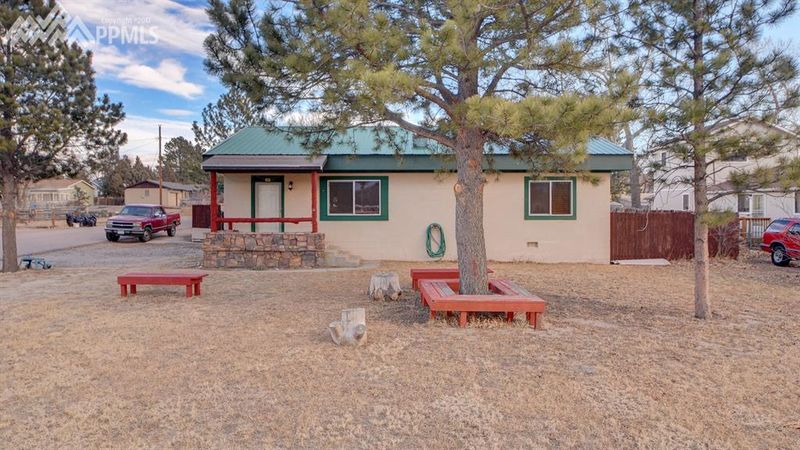 82 Front St, Monument, CO 80132