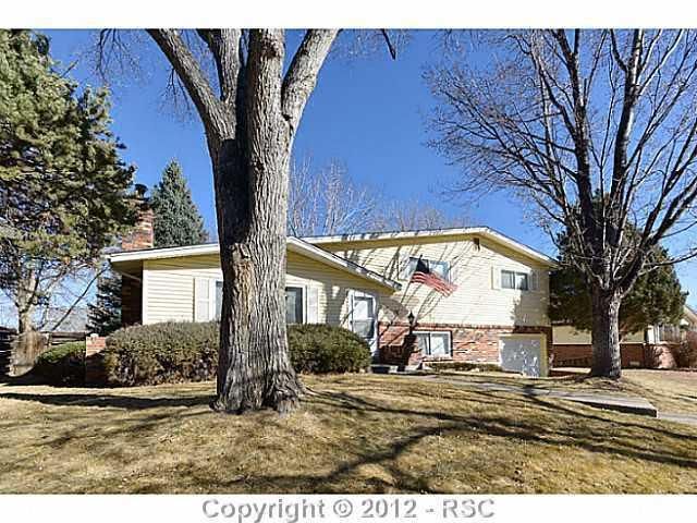 820 Dunston St, Colorado Springs, CO 80907