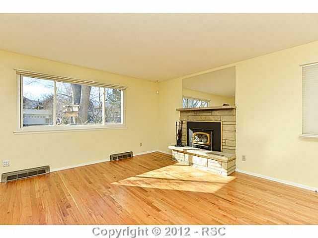 820 Dunston St, Colorado Springs, CO 80907