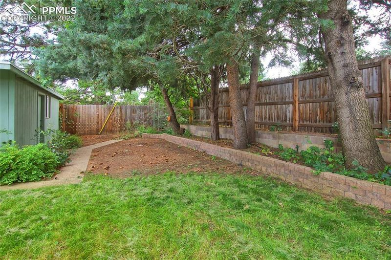 820 Orion Dr, Colorado Springs, CO 80906