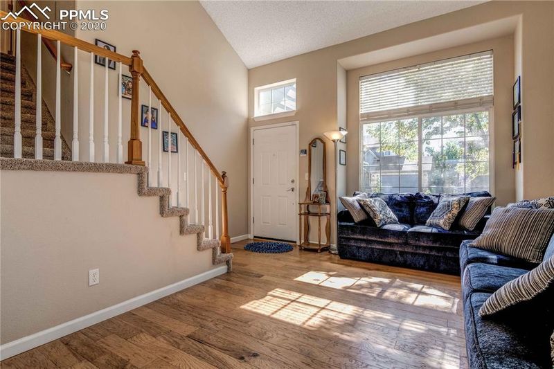 8202 Ravenel Dr, Colorado Springs, CO 80920