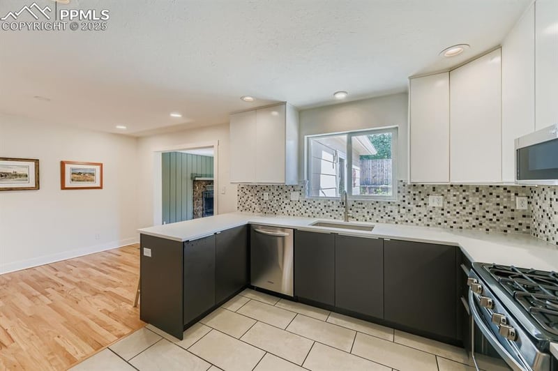 821 Panorama Dr, Colorado Springs, CO 80907