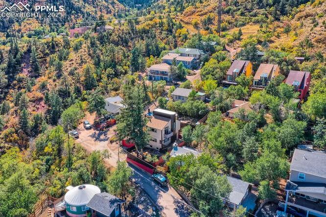 821 Shoshone Pl, Manitou Springs, CO 80829