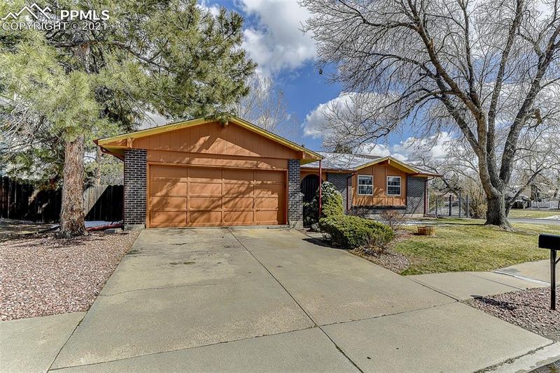8210 Webster St, Arvada, CO 80003