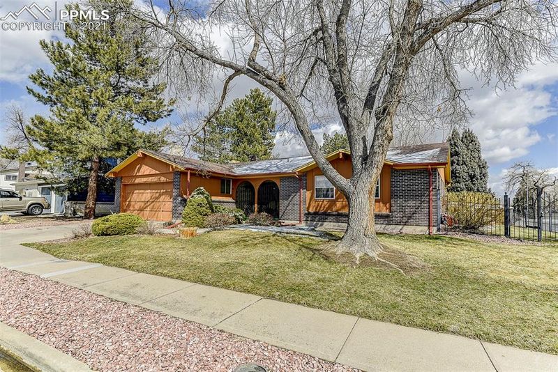 8210 Webster St, Arvada, CO 80003