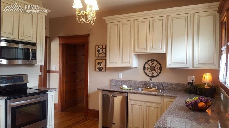 822 S Nevada Ave, Colorado Springs, CO 80903