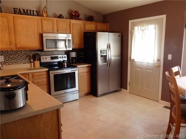 8225 Pinegate Dr, Colorado Springs, CO 80925