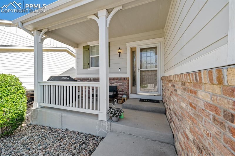 8228 Hollygrape Ln, Colorado Springs, CO 80927
