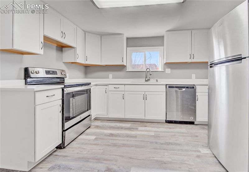 823 Bennett Ave, Colorado Springs, CO 80909