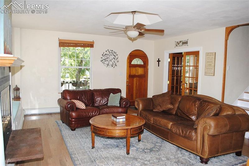 823 Custer Ave, Colorado Springs, CO 80903