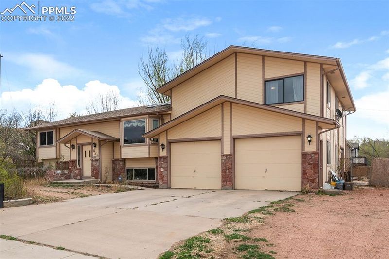 825 N 25th St, Colorado Springs, CO 80904