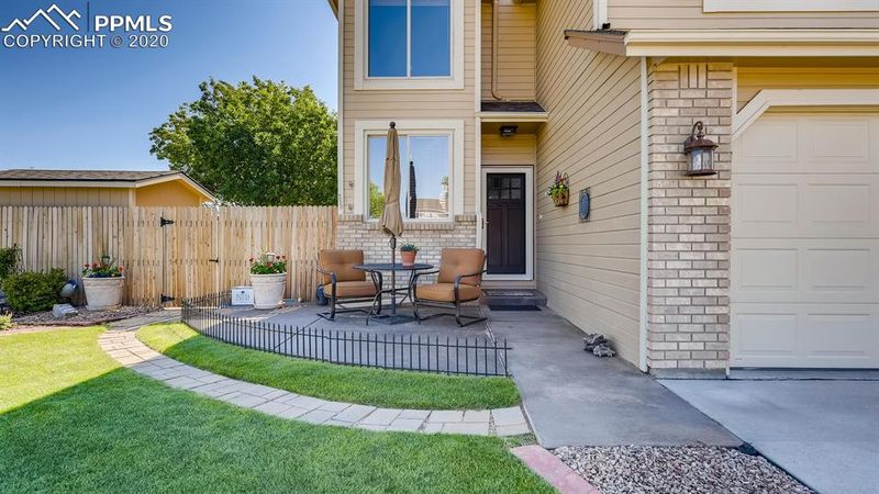 825 Lindstrom Dr, Colorado Springs, CO 80911