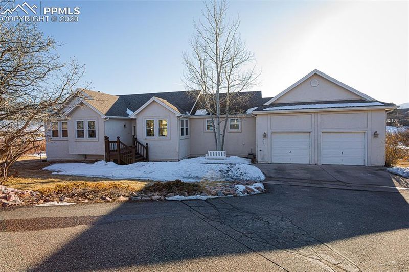825 South Park Dr, Monument, CO 80132