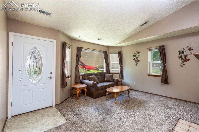 825 Spinner Ct, Colorado Springs, CO 80910