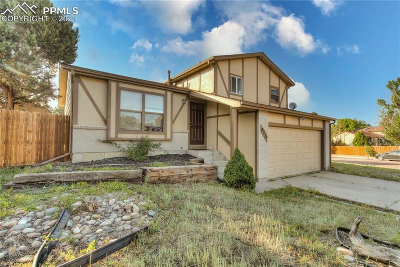 8250 Contrails Dr, Colorado Springs, CO 80920