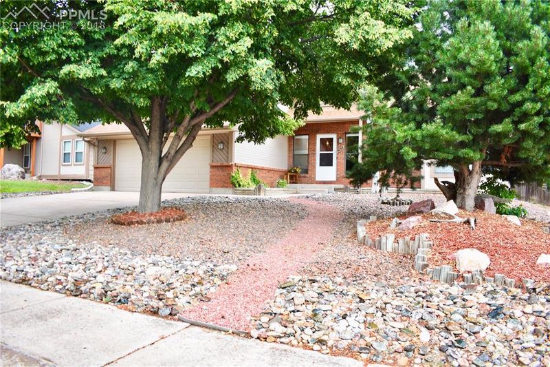 8253 Brigantine Dr, Colorado Springs, CO 80920