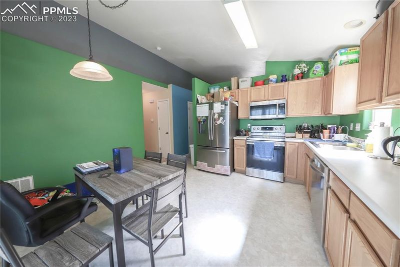 8254 Silver Glen Dr, Fountain, CO 80817
