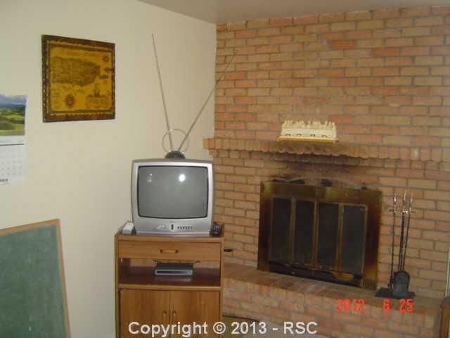 826 Dirksland St, Colorado Springs, CO 80907