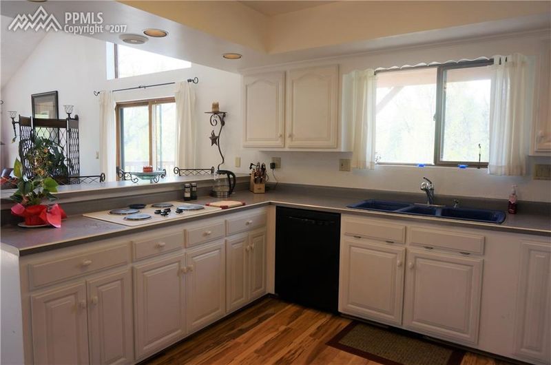 826 E San Rafael St, Colorado Springs, CO 80903