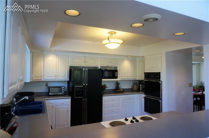 826 E San Rafael St, Colorado Springs, CO 80903