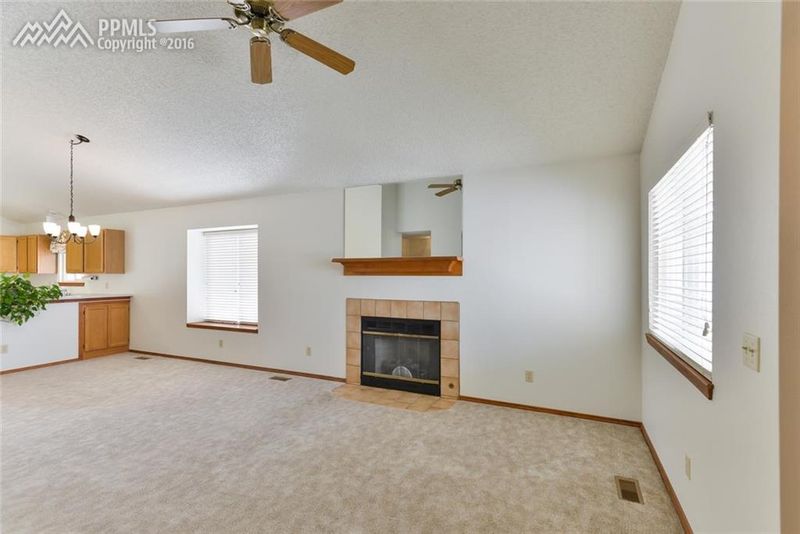 8277 Telegraph Dr, Colorado Springs, CO 80920