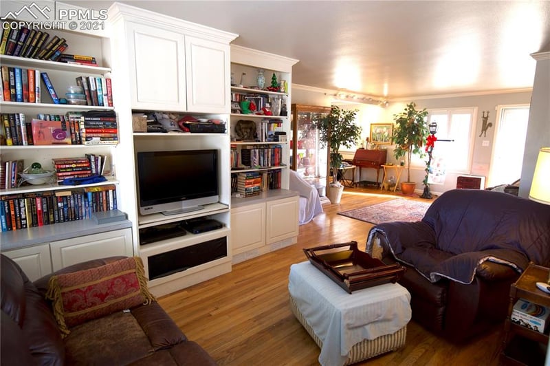 828 Logan Ave, Colorado Springs, CO 80909