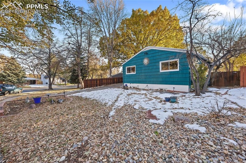 828 Valley Rd, Colorado Springs, CO 80904