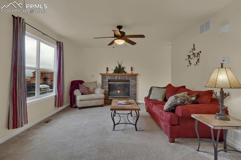 8285 Sedgewick Dr, Colorado Springs, CO 80925