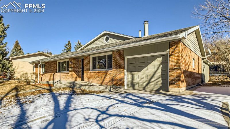829 Pleasant St, Colorado Springs, CO 80904