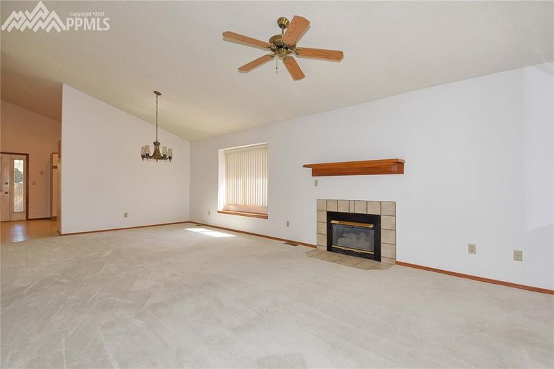 8293 Telegraph Dr, Colorado Springs, CO 80920