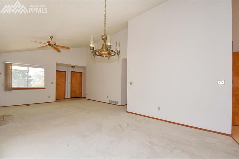 8293 Telegraph Dr, Colorado Springs, CO 80920
