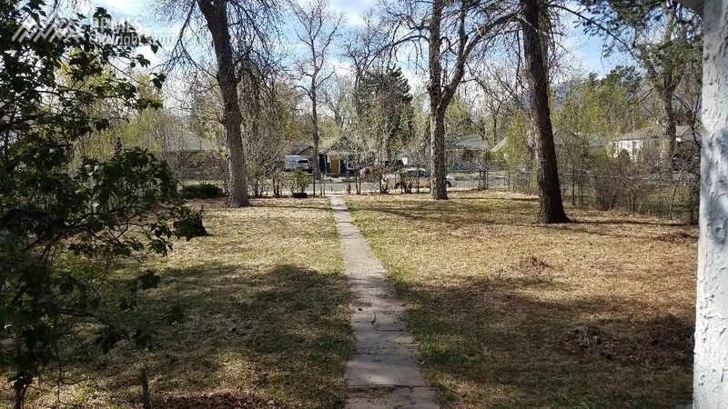 830 E Moreno Ave, Colorado Springs, CO 80903