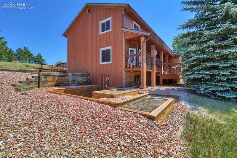 830 Towne Ct, Monument, CO 80132