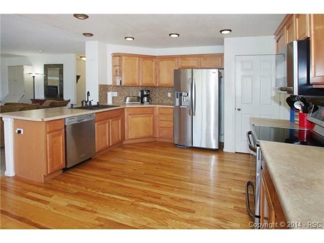 8306 Shadow Run Ln, Fountain, CO 80817