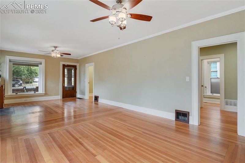 831 E Dale St, Colorado Springs, CO 80903