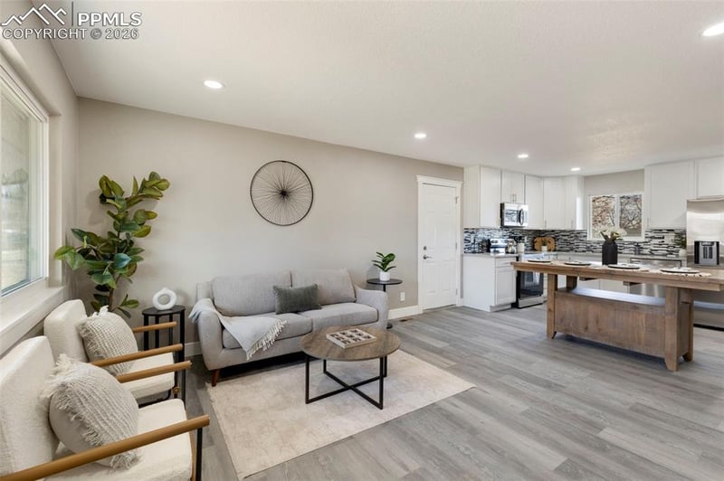 831 Sequoia Dr, Colorado Springs, CO 80910