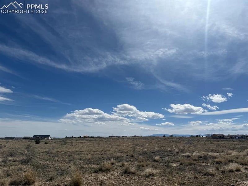 832 E Loma Dr, Pueblo, CO 81007