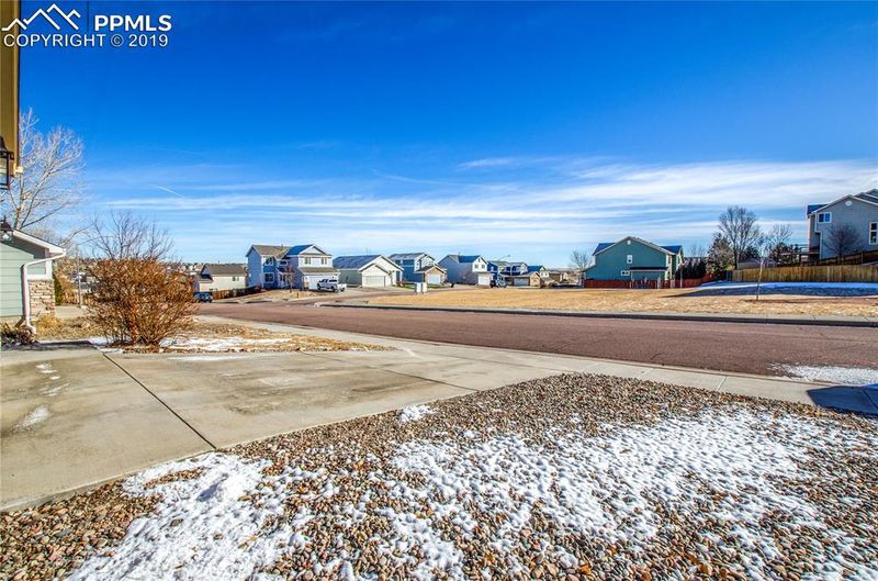 8320 Brook Valley Dr, Fountain, CO 80817