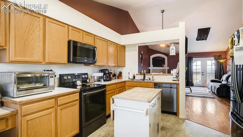 833 N Candlestar Loop, Fountain, CO 80817