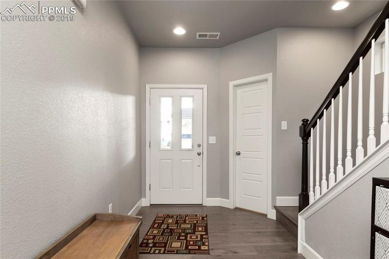 8332 Longleaf Ln, Colorado Springs, CO 80927