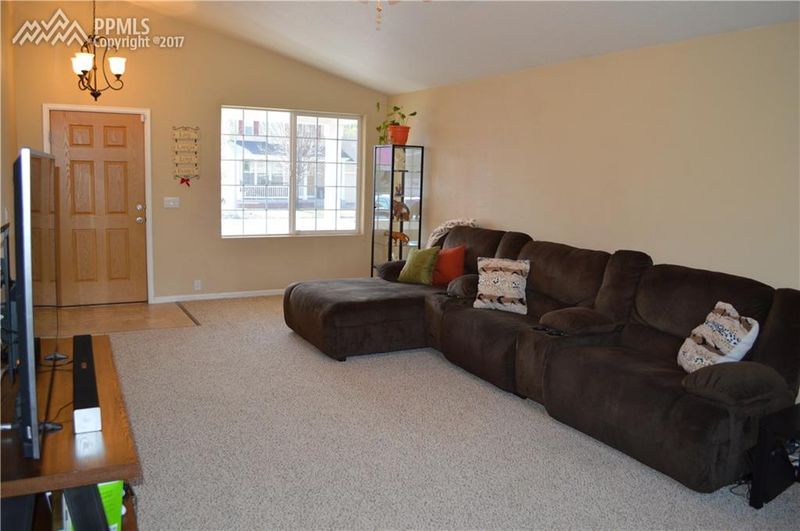 8335 Silver Glen Dr, Fountain, CO 80817