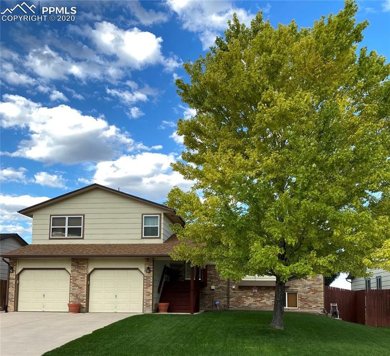 835 Foxwood Dr, Colorado Springs, CO 80911