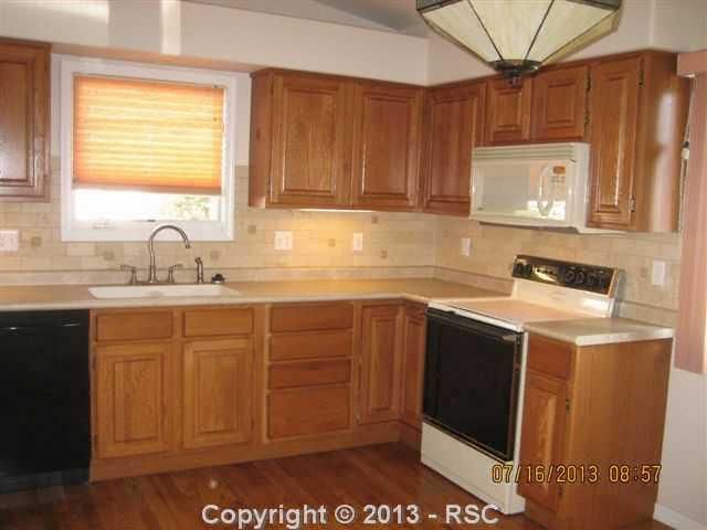 835 Shrine Vw, Colorado Springs, CO 80906