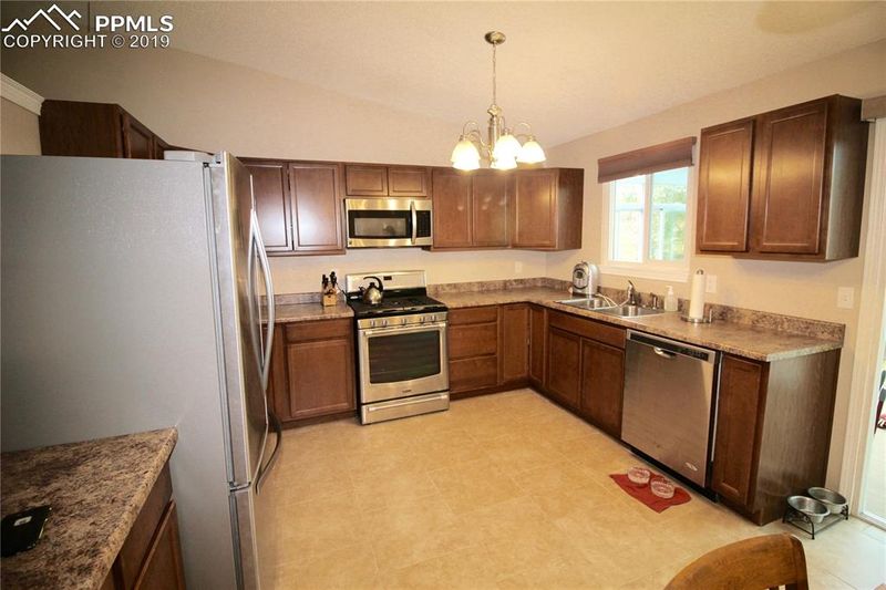 835 Vondelpark Dr, Colorado Springs, CO 80907