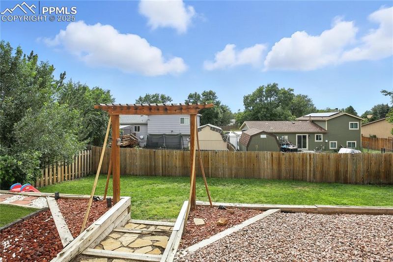 838 Badger Dr, Colorado Springs, CO 80916