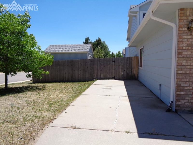 8383 Chancellor Dr, Colorado Springs, CO 80920