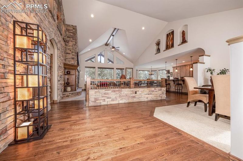 839 Quartz Mountain Rd, Larkspur, CO 80118