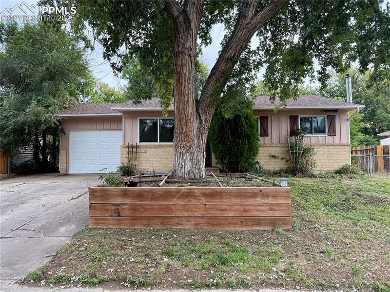 839 Querida Dr, Colorado Springs, CO 80909
